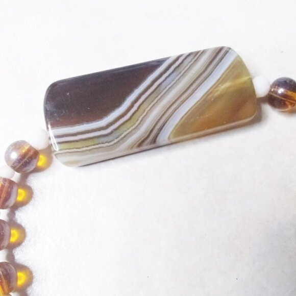 Brown Tan & White Agate Bracelet! Easy Open Clasp! Neutral Colors! 7-7.5" Wrists - Picture 5 of 9